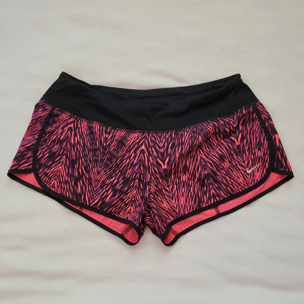 Nike Women's Black and Pink Athletic Shorts